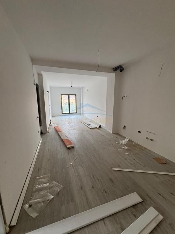 Qera, Apartament 2+1+2, Rruga e Barrikadave