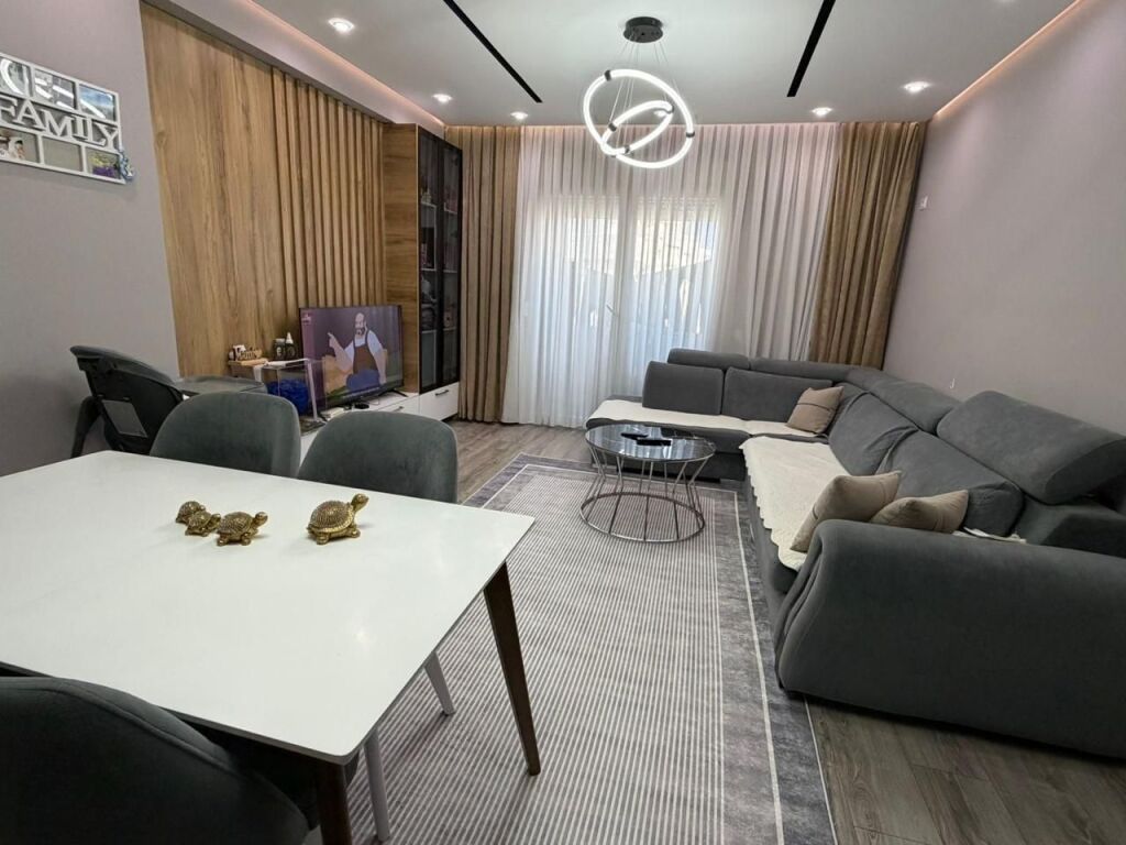 Apartament 2+1, Ish Parku!