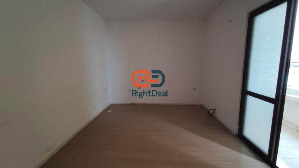 Ne Myslym Shyri, Shitet Apartament 2+1 Me Planimetri Te Rregullt!!