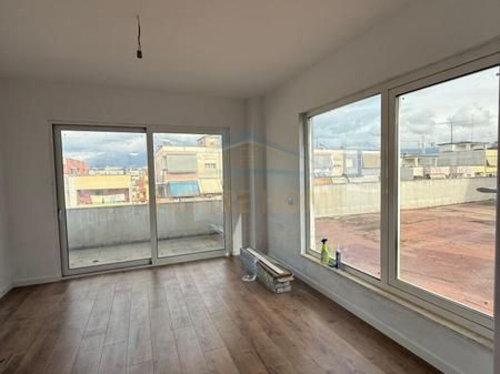 In vendita, Appartamento 3+1+Veranda, Anello nuovo, Tirana