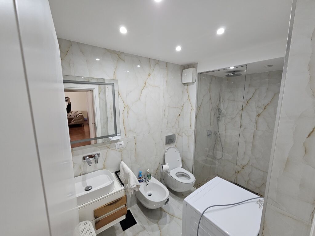 Apartament me qira pas Radisson Liqeni i thatë