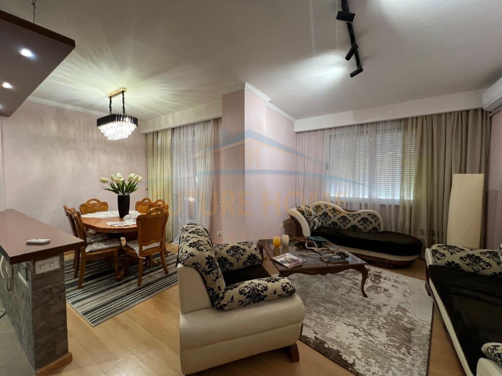 Disponojmë Apartament 2+1+2+Verande, për Qera Apartamenti