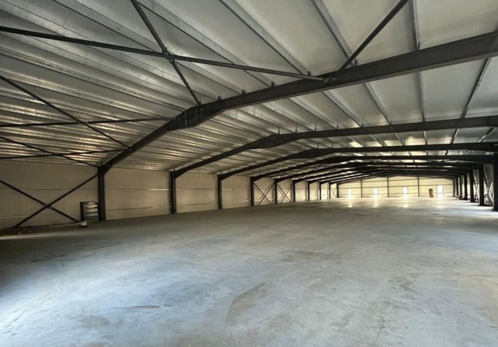 🏭 2-story industrial warehouse for rent