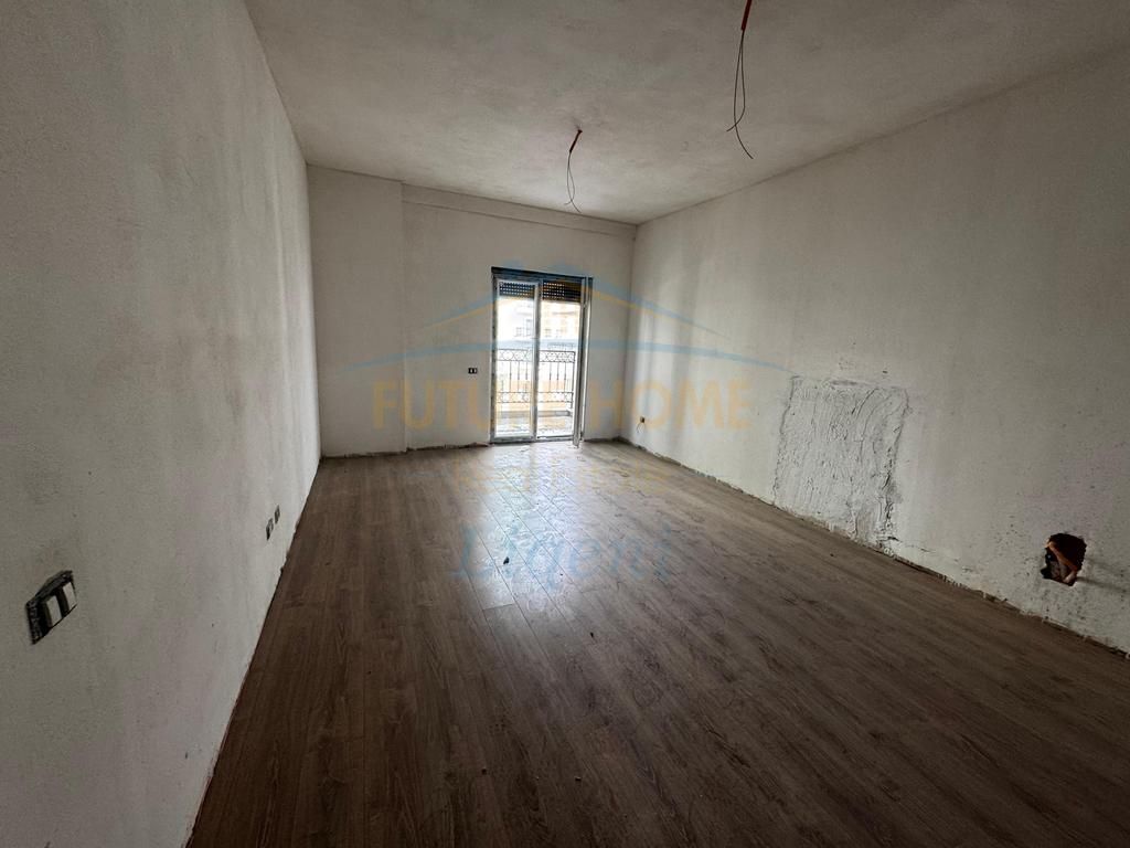 For sale, Apartment 1+1, Sauk, New Tirana Gate, Tirana.
