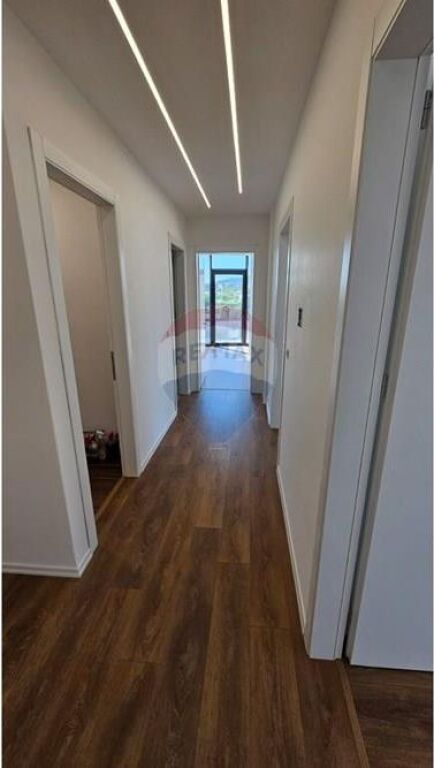 * APARTAMENT 2+1+2 PËR ZYRË ME QIRA *LAKE VIEW