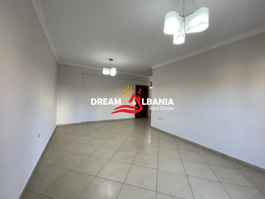 Jepet me qera ambient per zyra tek rruga e Kavajes, prane Garden Building (ID 42214500)