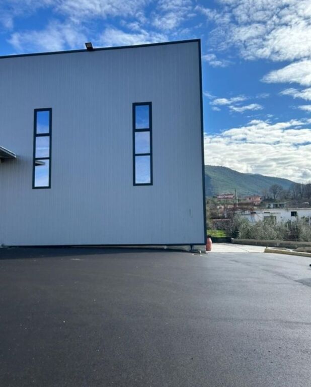 🏭 2-story industrial warehouse for rent