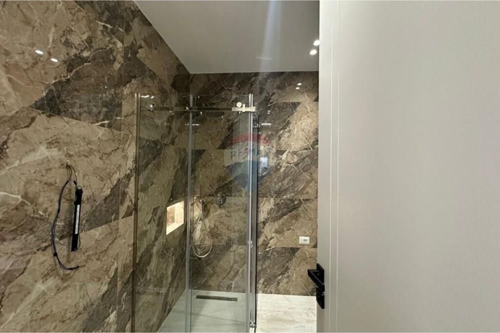 Apartment 2+1+2 for rent at Shallvaret