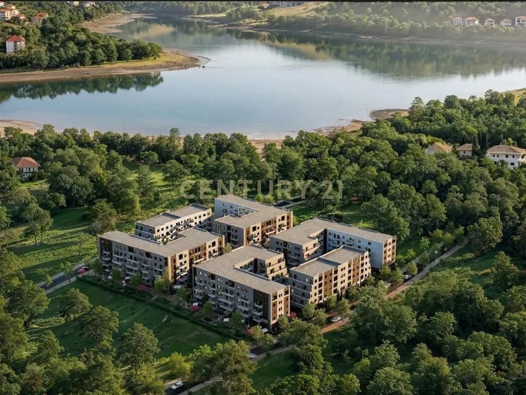 SHITET APARTAMENT 3+1+VERANDE TEK KODRA E LIQENIT NE PASKUQAN