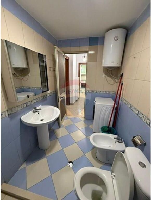 Shitet apartament 1+1 në Kompleksi Alb Adriatik