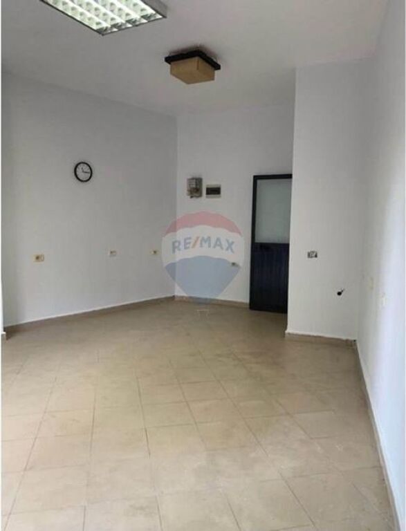 Negozio in Affitto – Via Pjetër Budi, Tirana