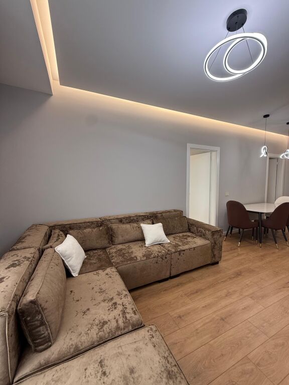 🏠Appartamento 2+1+Posto Auto in affitto 📍Residenza Golden Tower, Mine Peza ✨ Arredamento moderno 💶Prezzo: 1100€ Netto