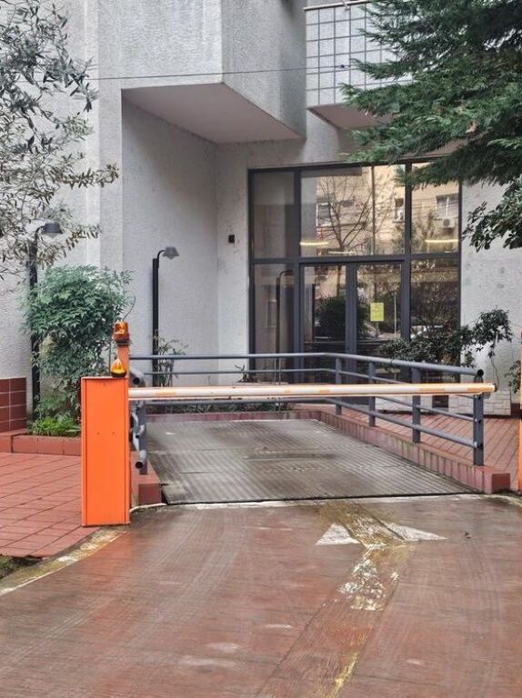 Appartamento premium 2+1+2 (130 m²) in affitto vicino al Lago Artificiale di Tirana!