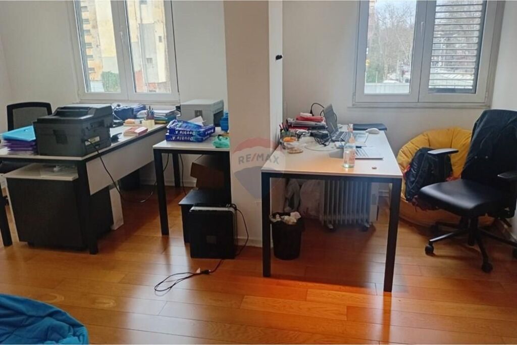 Locale per Ufficio in Affitto a Bllok