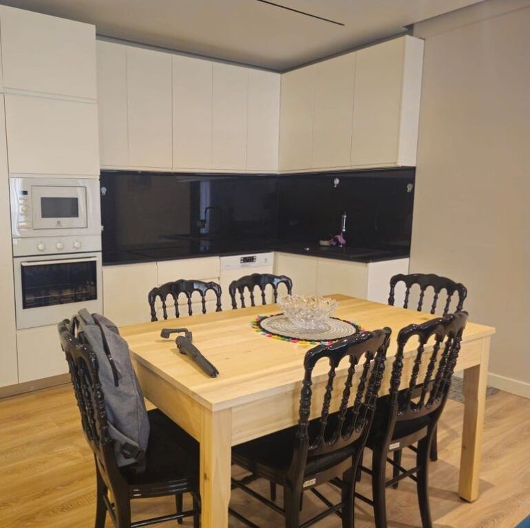 Appartamento premium 2+1+2 (130 m²) in affitto vicino al Lago Artificiale di Tirana!