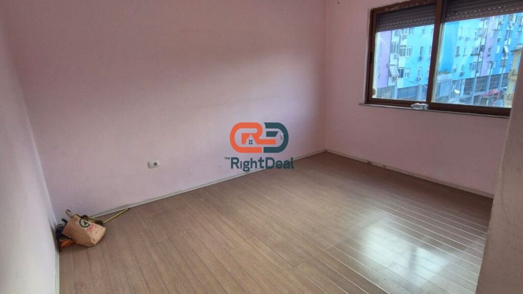 Ne Myslym Shyri, Shitet Apartament 2+1 Me Planimetri Te Rregullt!!