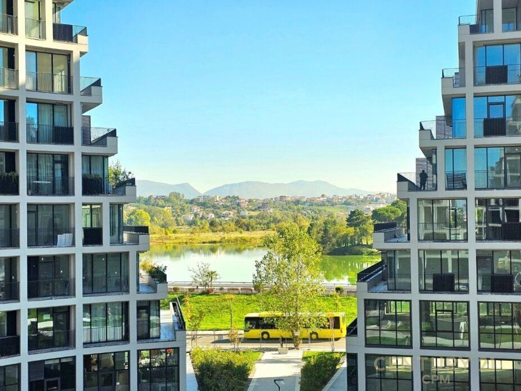 Appartamento/Ufficio 2+1+2 posti auto in affitto a Lake View