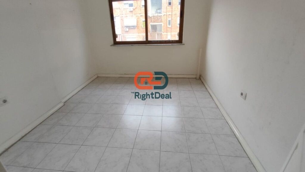 Ne Myslym Shyri, Shitet Apartament 2+1 Me Planimetri Te Rregullt!!