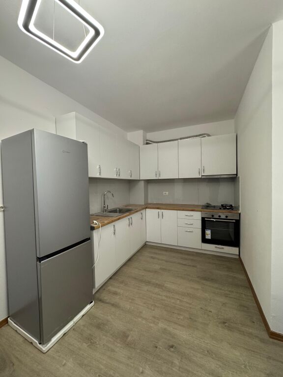 🏠Jepet me qira Apartament 3+1 📍🏢Kati i 3, me ashensor 💶Çmimi: 50.000 Leke/Muaj
