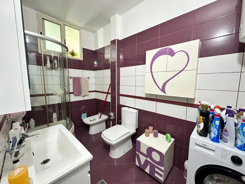 Appartamento 2+1+2 in vendita a Lungomare Vij e Pare, Vista laterale sul mare. 2160€ m2