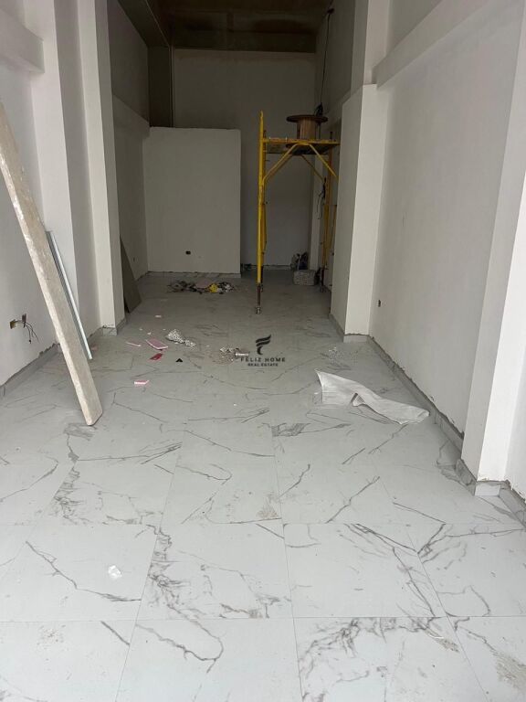NEGOZIO IN AFFITTO 30 M2 LAPRAKE 1500 EURO
