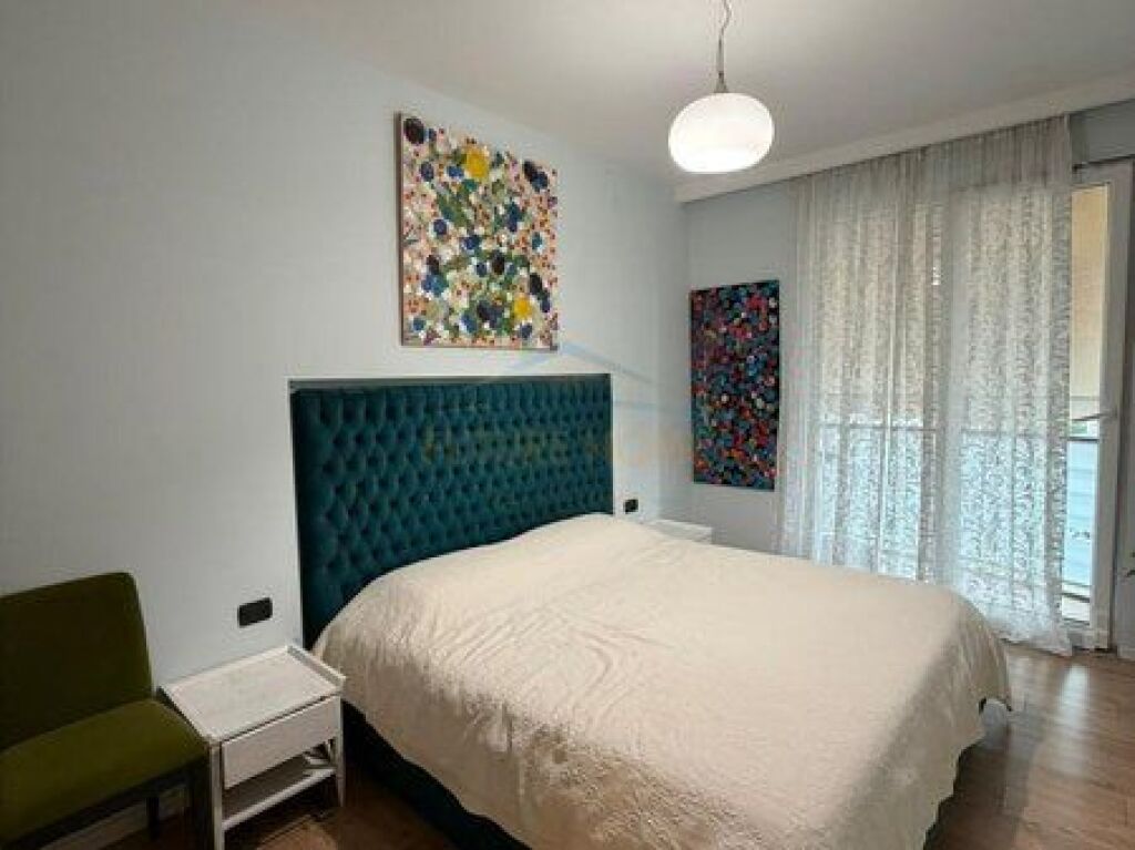 In vendita, Appartamento 2+1, Via Gramoz Pashko.