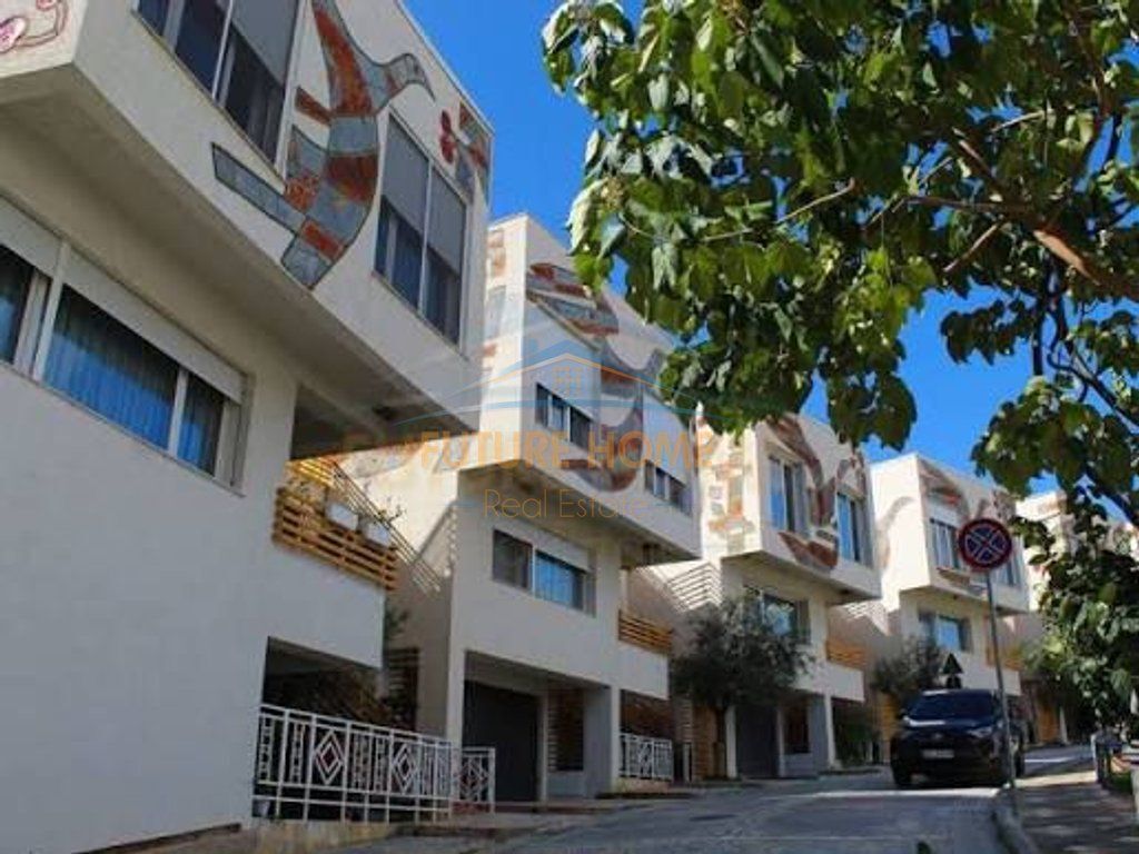Duplex 2+1+2, Residenza "Kodra e Diellit 1", Tirana.