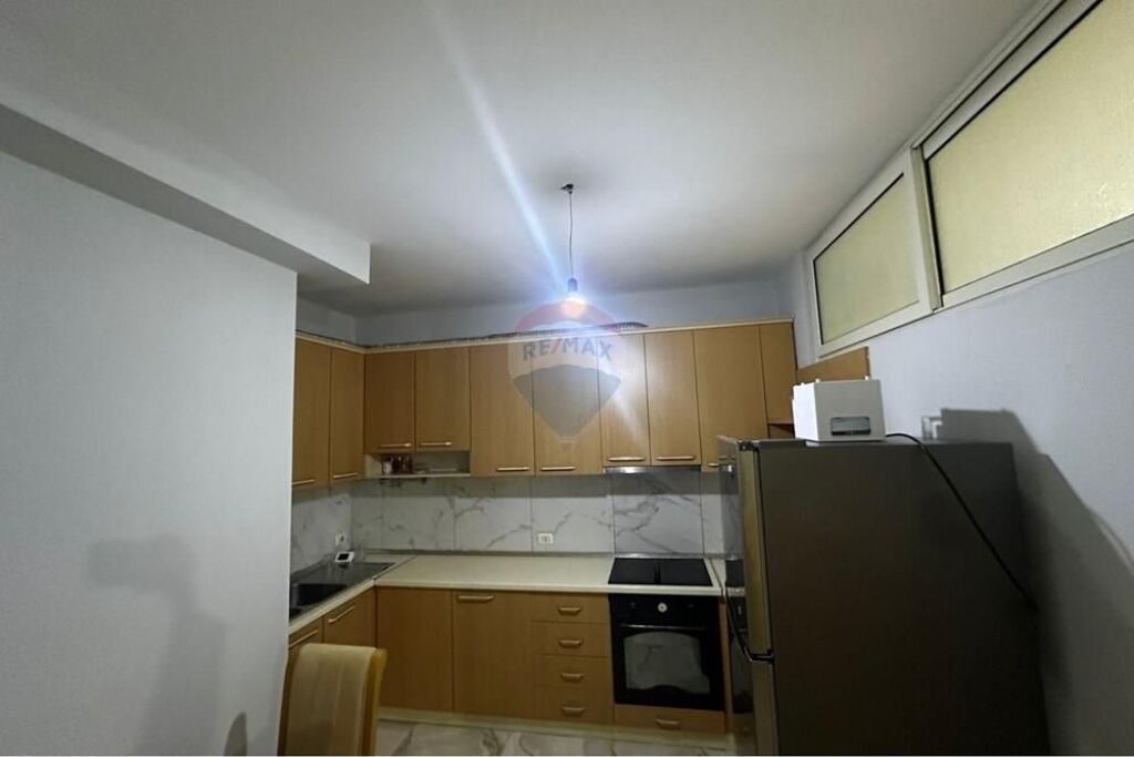 Apartament 3+1 me Depo në Astir