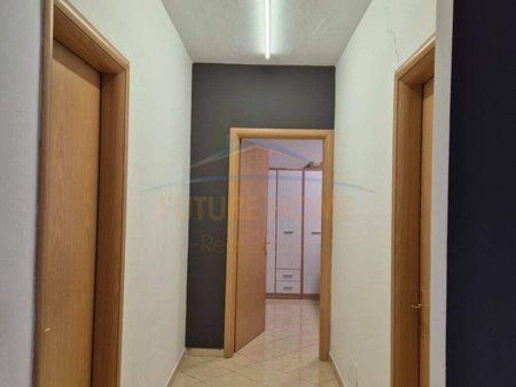 AFFITTO APPARTAMENTO 2+1+PARCHEGGIO ROTONDA ASTIR