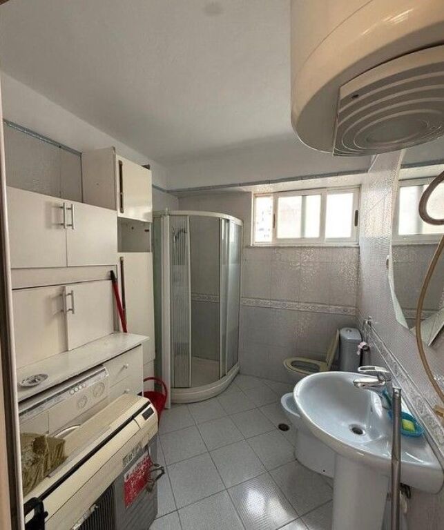 Apartament 3+1+2 Me Qira te Gjimnazi Petro Nini Luarasi, Tirana e Re