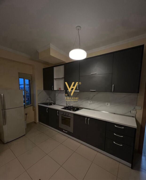 JEPET APARTAMENT 2+1 ME QIRA TE KODRA E PRIFTIT 500 EURO