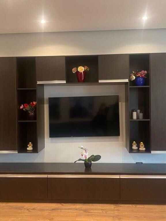 🌆 LUSSUOSO NEL CUORE DI TIRANA – SUPER APPARTAMENTO IN AFFITTO 2+1+2! 🌆
