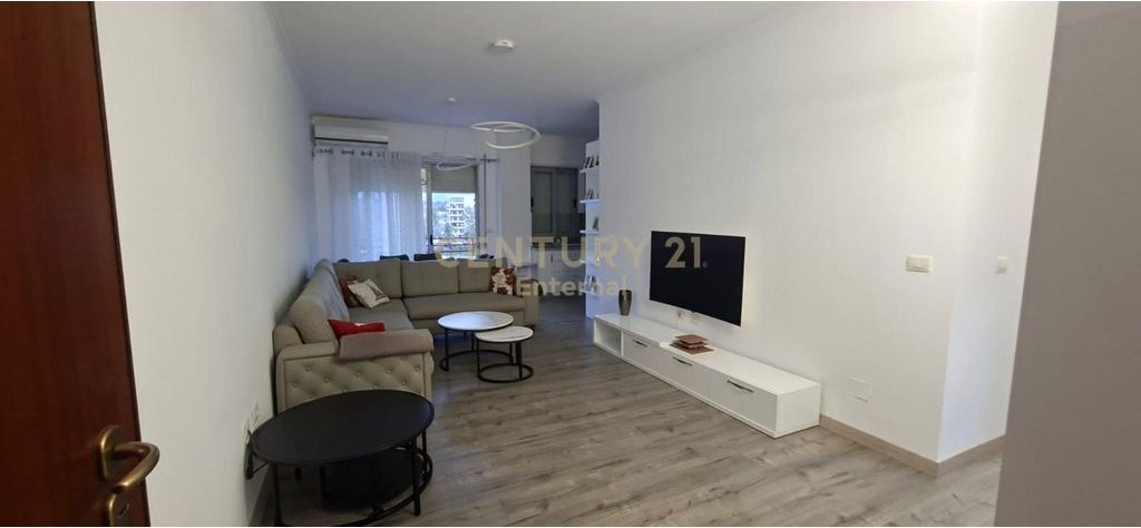 JEPET APARTAMENT 3+1+2 ME QERA TEK LIQENI I THATE