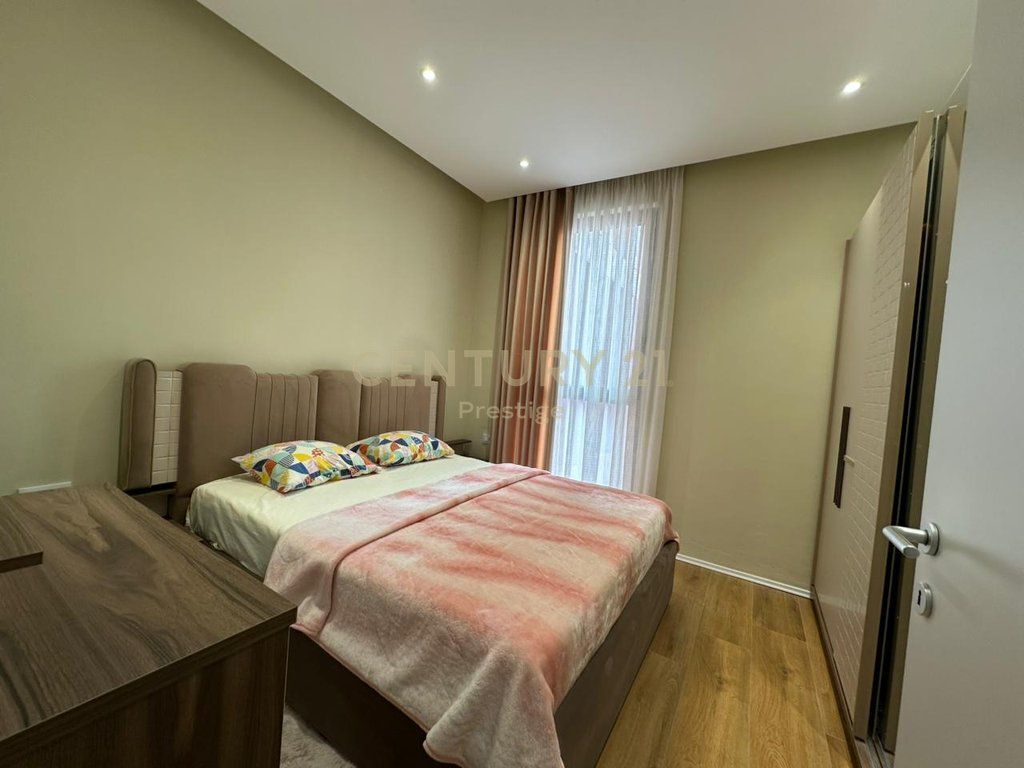 Apartament 1+1 për shitje te Rruga e Kavajës, pranë qendrës së Tirana.
