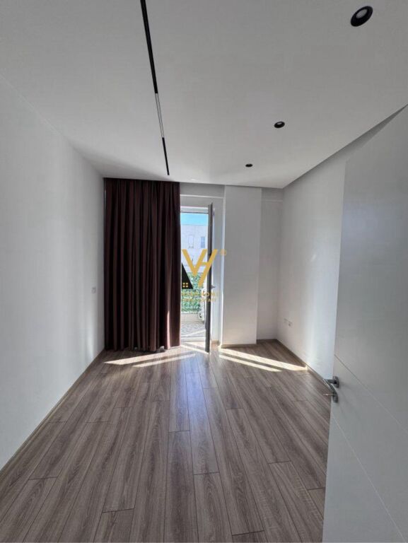 UFFICIO 110 M2 IN AFFITTO PRESSO IL COMUNE DI PARIGI 900 EURO