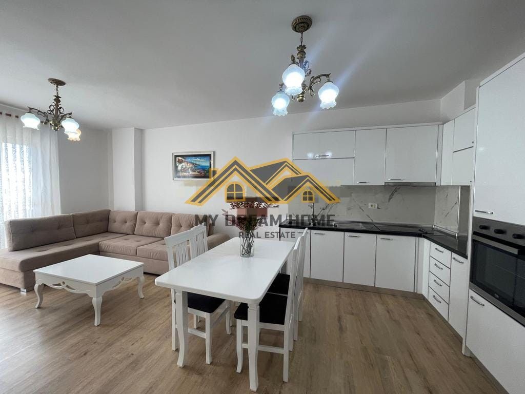 UNITÀ COMMERCIALE IN VENDITA SULLA SPIAGGIA VICINO A PELIKANI DURRES!