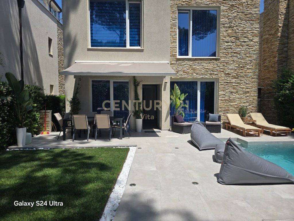 Luxury Villa with Pool for Sale in the "Lura 3" Complex, Lalzi Bay !