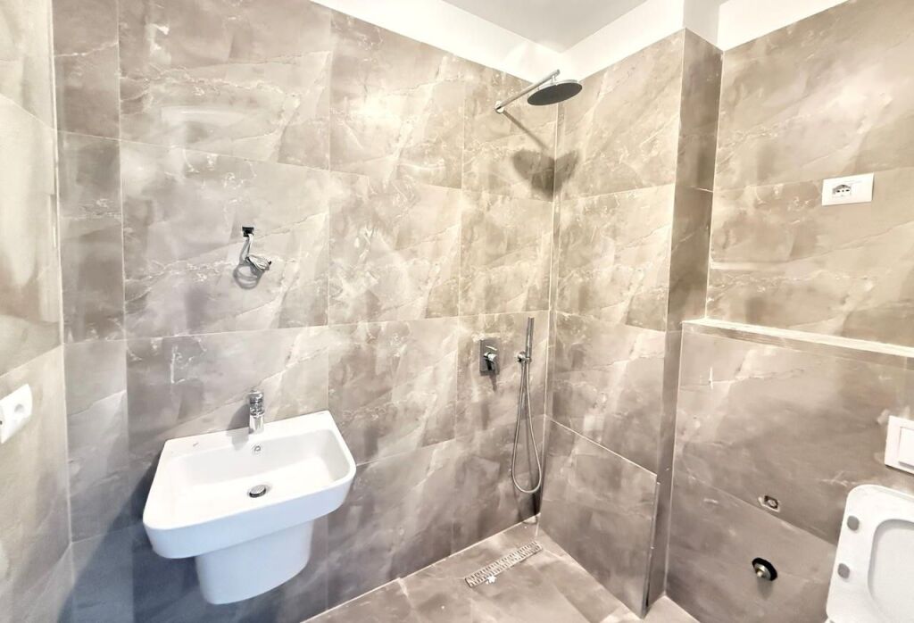 🏢 APPARTAMENTO IN AFFITTO PER UFFICI – CENTRO, TIRANA