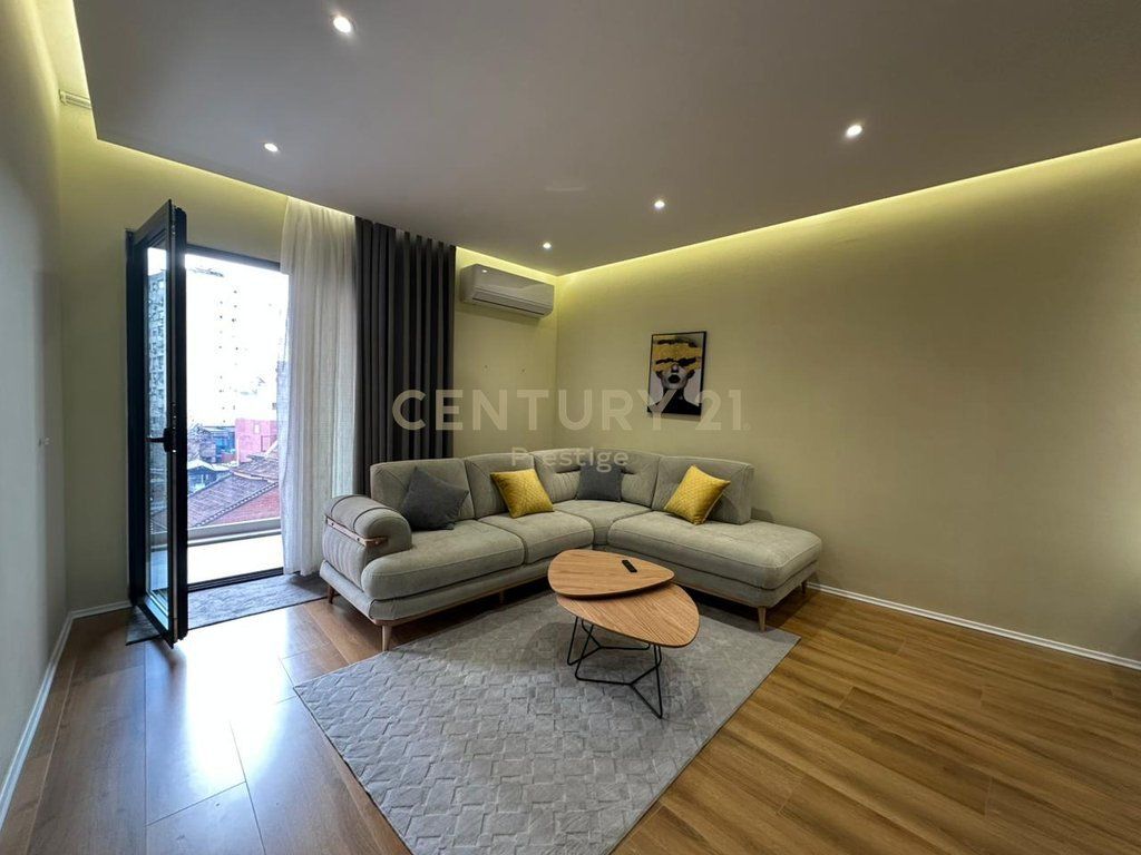 Apartament 1+1 për shitje te Rruga e Kavajës, pranë qendrës së Tirana.