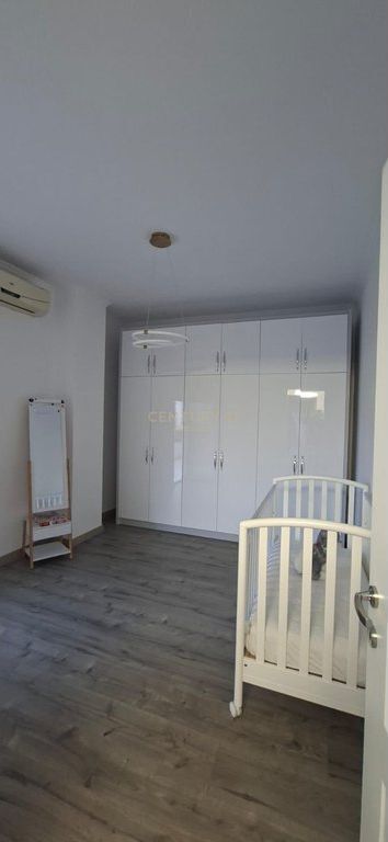 Apartament 3+1+2 per qira tek Liqeni i Thate
