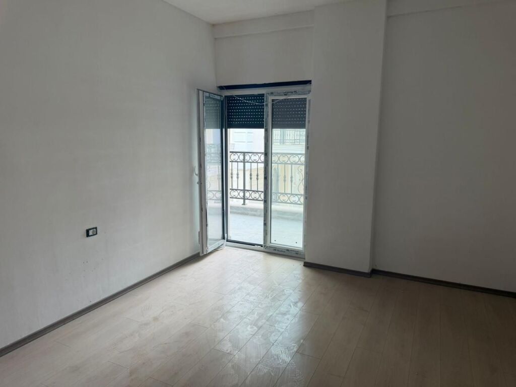 APARTAMENT 2+1+2 PËR SHITJE NË SAUK TË VJETËR TEK REZIDENCA "PORTA TIRANA E RE"!
