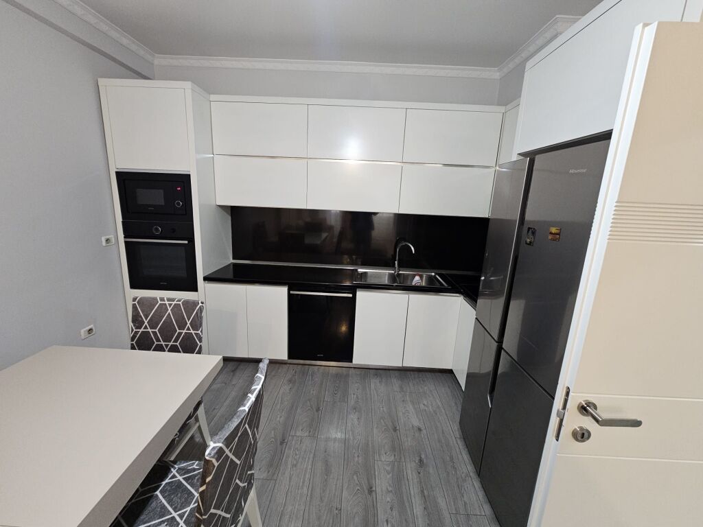Jepet me Qira Apartament 2+1+2 – Bulevardi Migjeni, Astir !