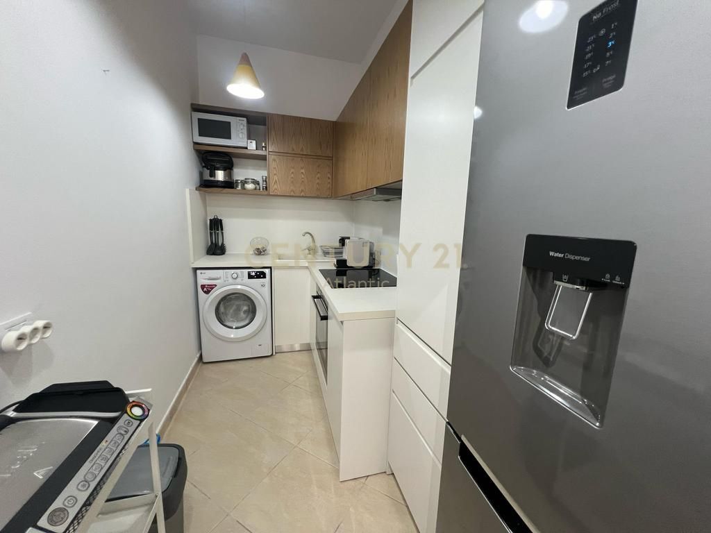 Shitet, Apartament 2+1+Oborr, Lura 3, Gjiri i Lalzit!