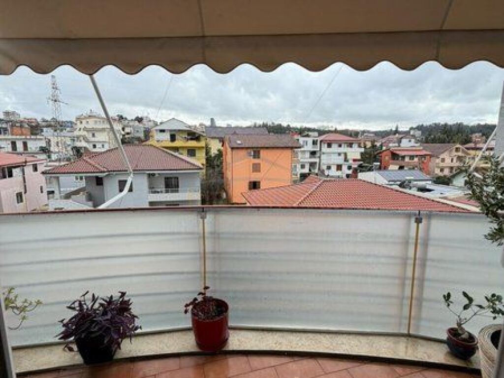 In vendita, Appartamento 2+1, Via Gramoz Pashko.