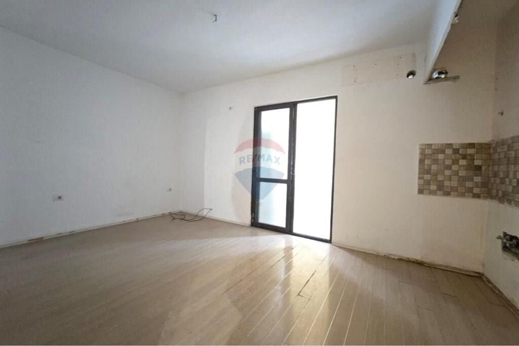 Appartamento 2+1 in vendita a Ishekspozita