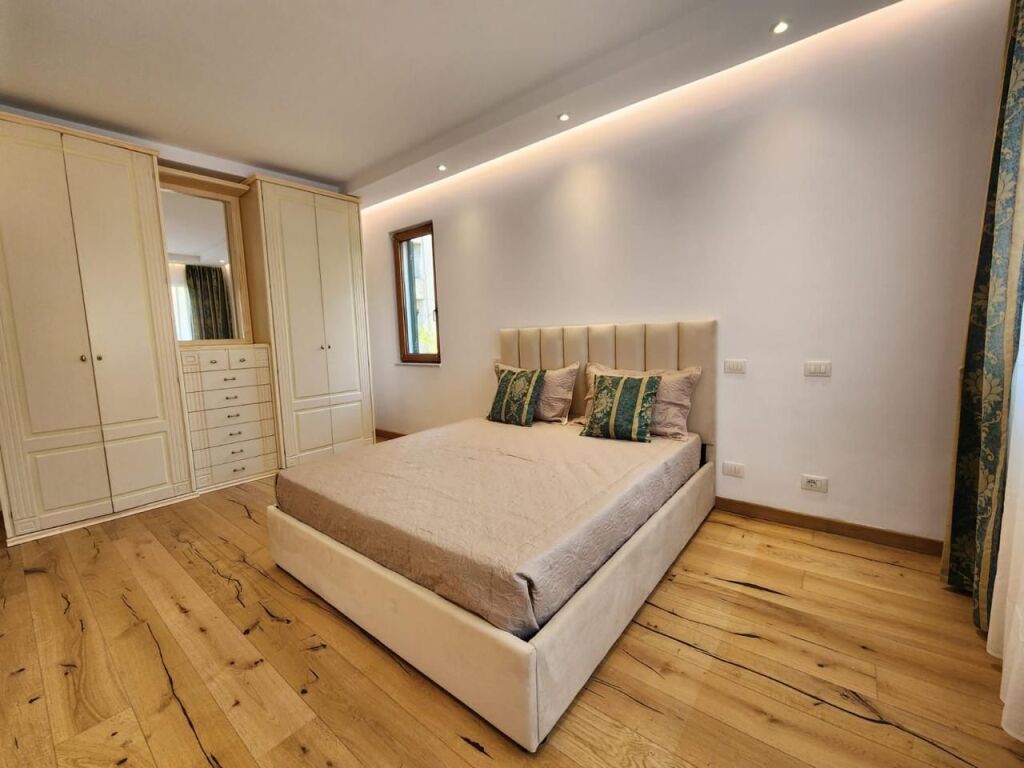 TRIPLEX + 2 GARAGE IN AFFITTO, VILA E ZOGUT, DURRES.