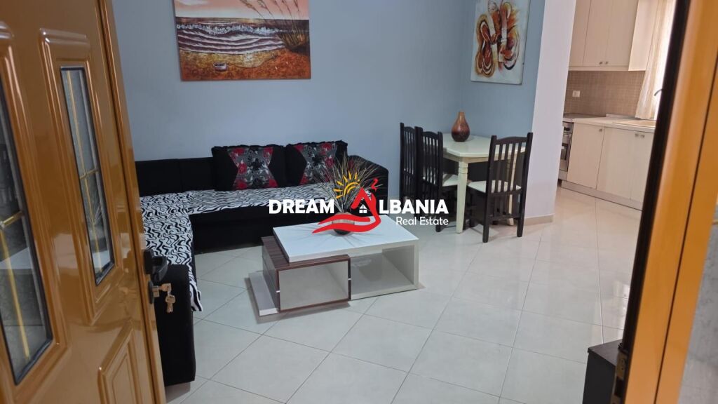 First floor of a villa for rent in the Xhamllik area (ID  4251435 )