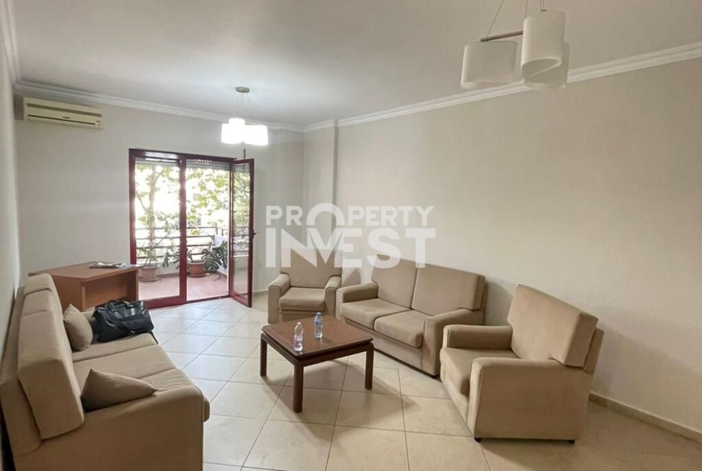 LOCALE IN AFFITTO PER UFFICI, IN VIA KAVAJES