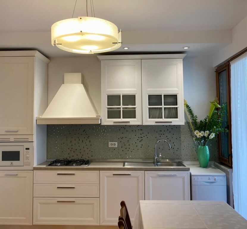 TRIPLEX + 2 GARAGE IN AFFITTO, VILA E ZOGUT, DURRES.