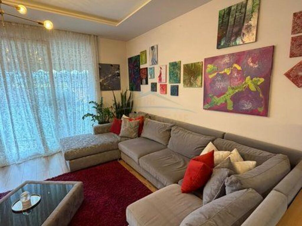 In vendita, Appartamento 2+1, Via Gramoz Pashko.